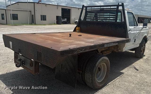 Image of Ford F-450 equipment image 4