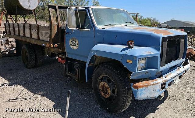 Image of Ford F600 equipment image 2