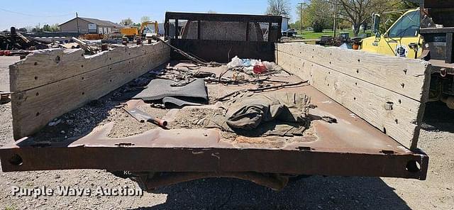 Image of Ford F600 equipment image 4