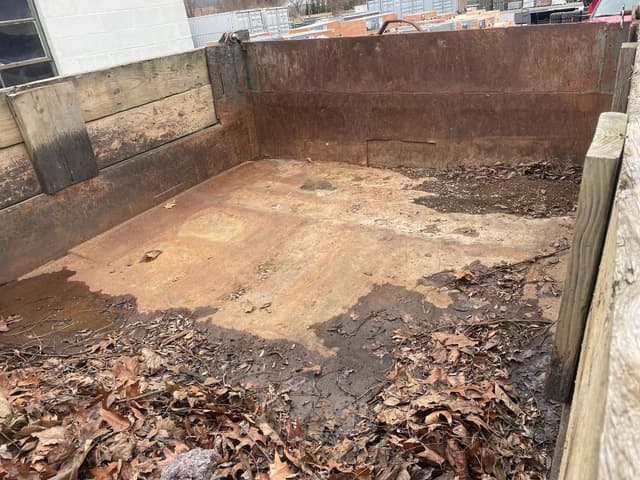 Image of Ford F-700 equipment image 4