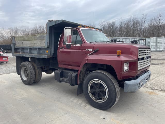 Image of Ford F-700 equipment image 1
