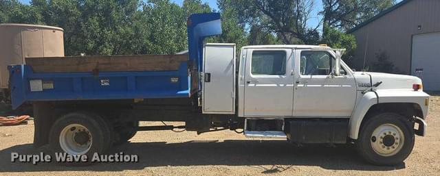Image of Ford F700 equipment image 3