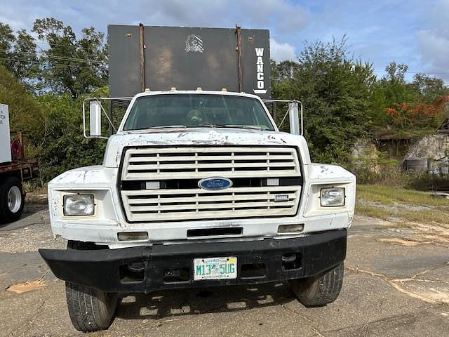 Image of Ford F700 equipment image 1