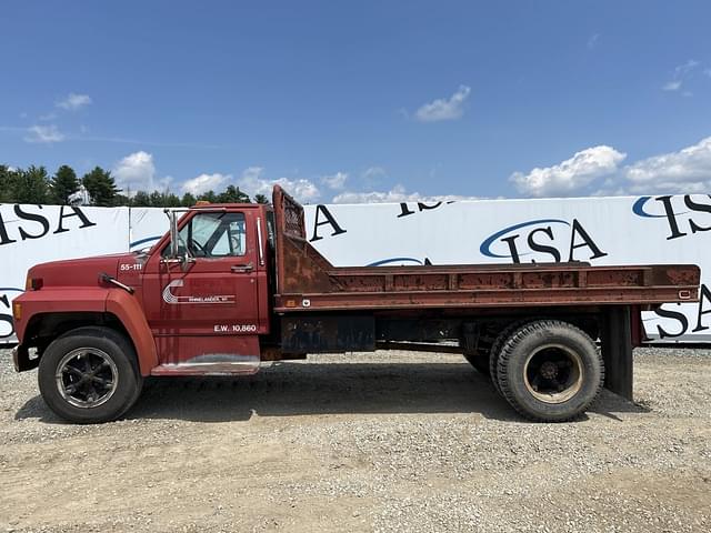 Image of Ford F-700 equipment image 1
