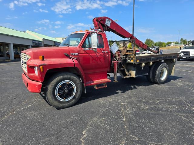 Image of Ford F-800 equipment image 3