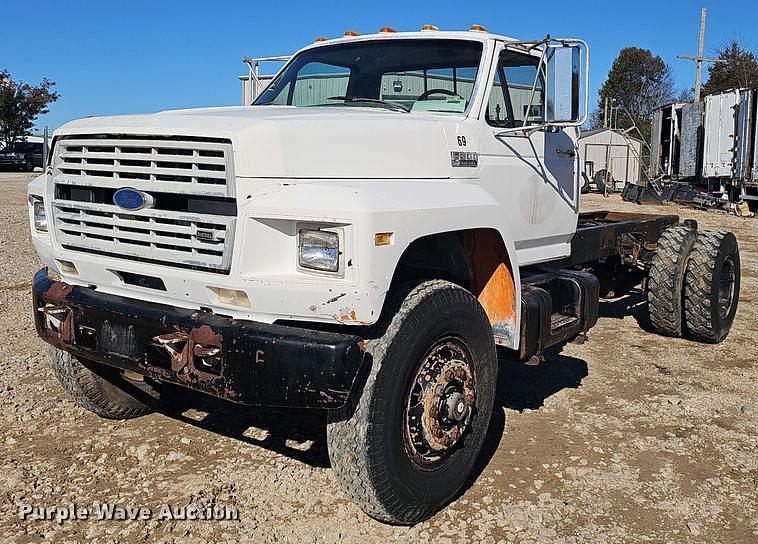 Image of Ford F-800 Primary image