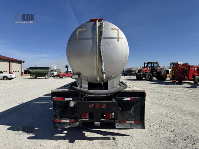 Image of Ford L8000 equipment image 3