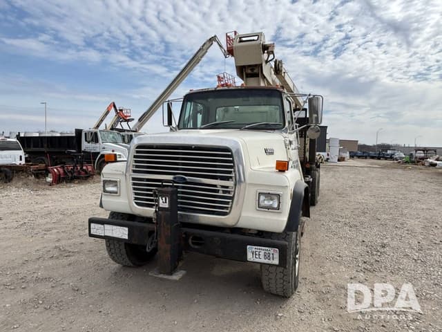 Image of Ford L8000 equipment image 2
