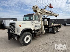 1990 Ford L8000 Image