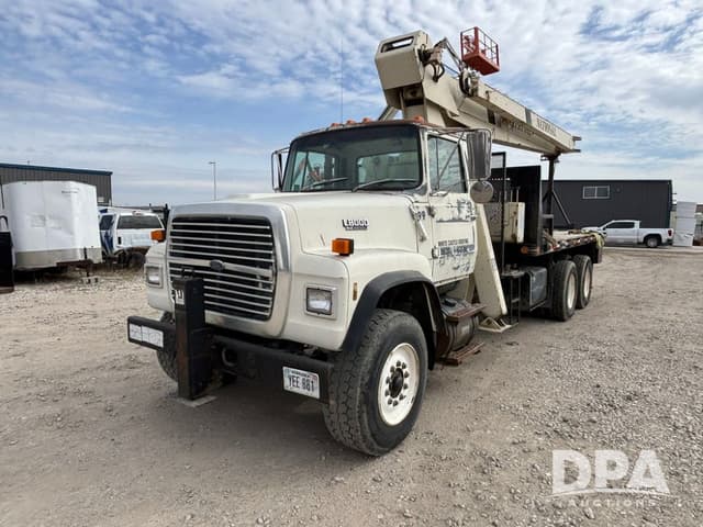 Image of Ford L8000 equipment image 1