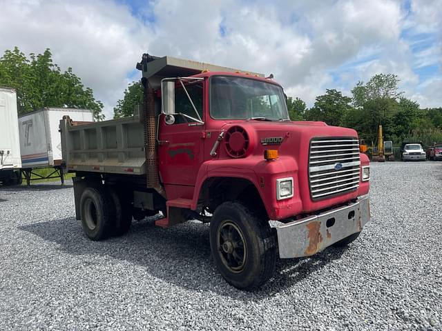 Image of Ford L8000 equipment image 1