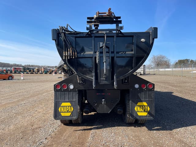 Image of Ford L8000 equipment image 4