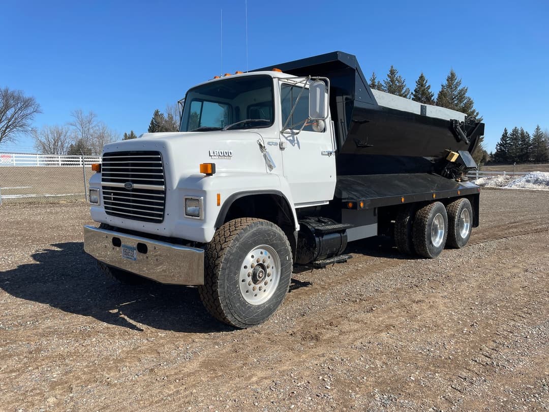 Image of Ford L8000 Primary image