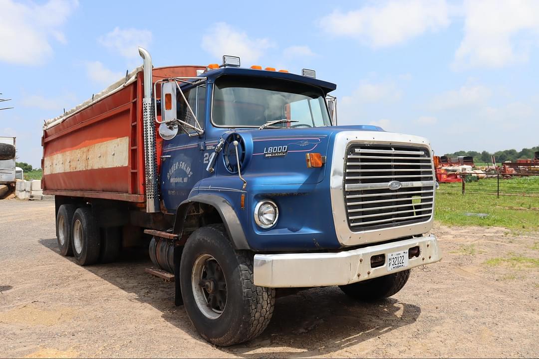 Image of Ford L8000 Primary image