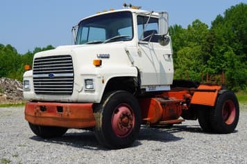 Main image Ford L8000