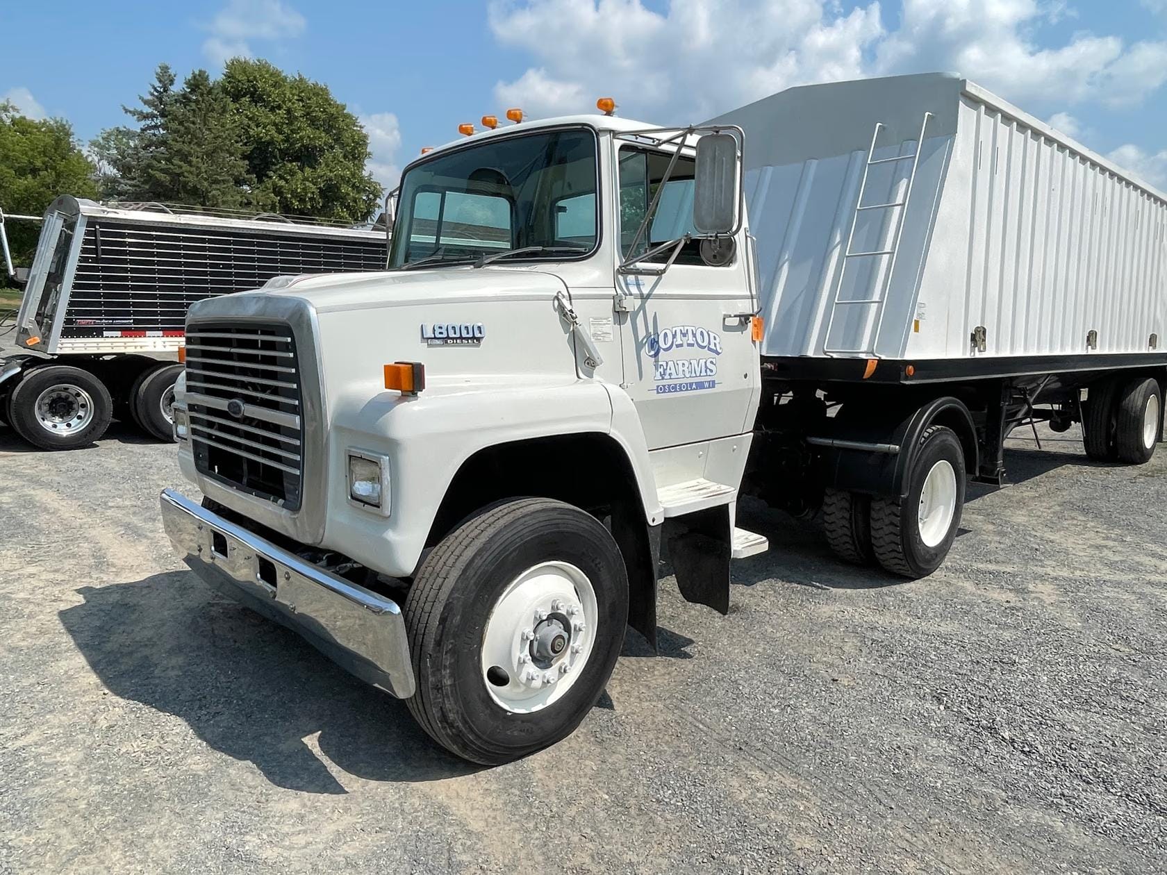 1990 Ford L8000 Equipment Image0
