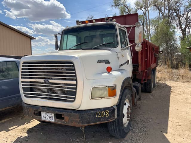 Image of Ford L9000 equipment image 4