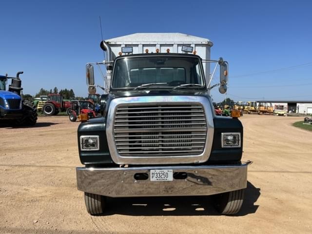 Image of Ford L9000 equipment image 1