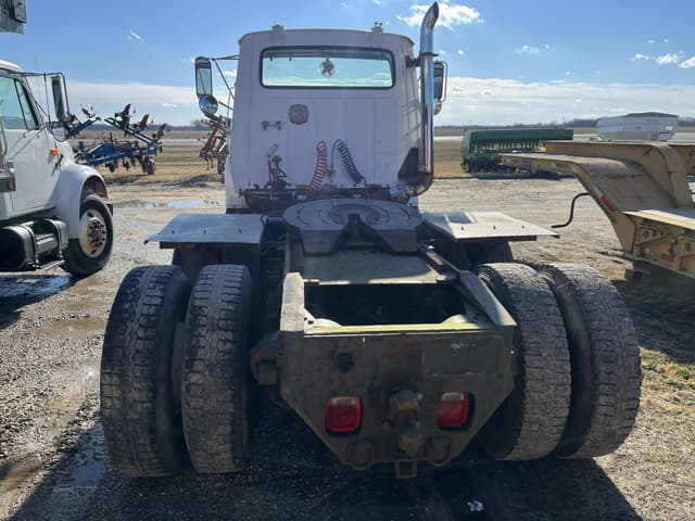 Image of Ford L9000 equipment image 3