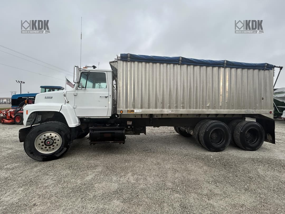 Image of Ford L9000 Primary image