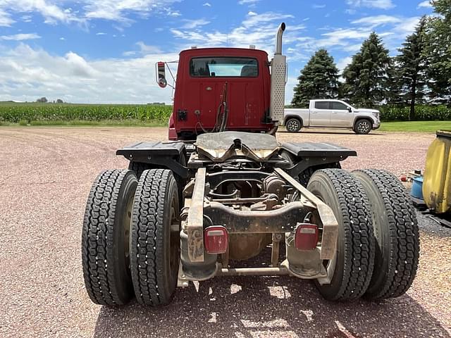 Image of Ford L9000 equipment image 3
