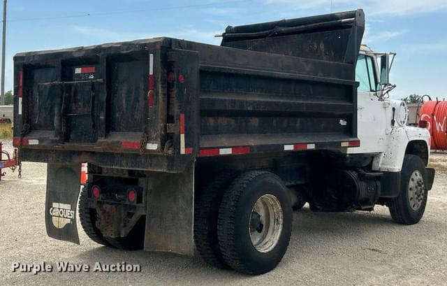 Image of Ford L9000 equipment image 4