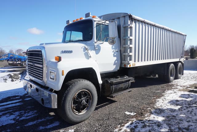 Image of Ford L9000 equipment image 1