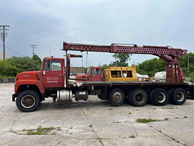 Image of Ford L9000 equipment image 1