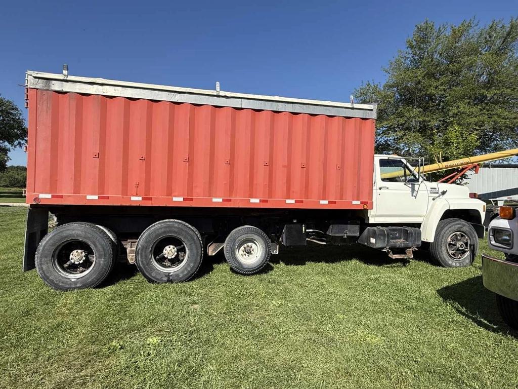 Image of Ford L9000 Primary image