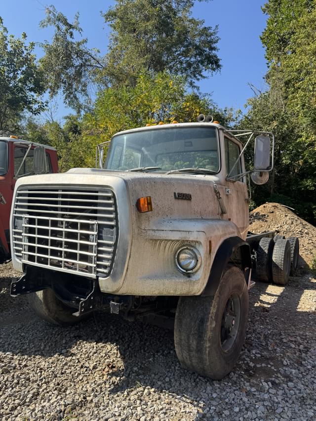 Image of Ford L9000 equipment image 1