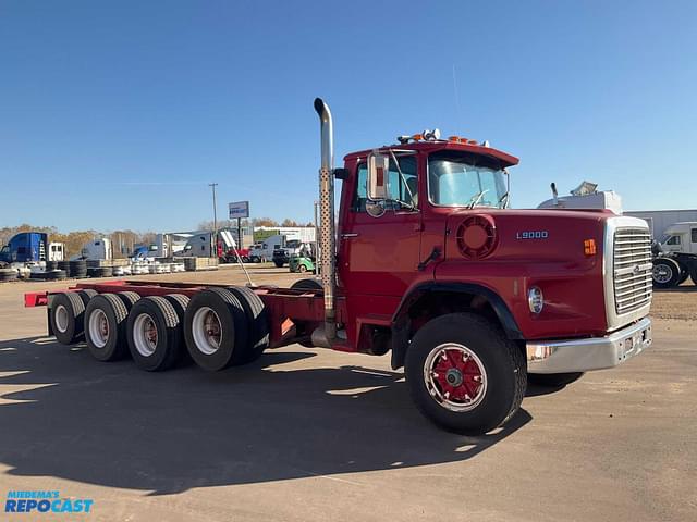 Image of Ford L9000 equipment image 1