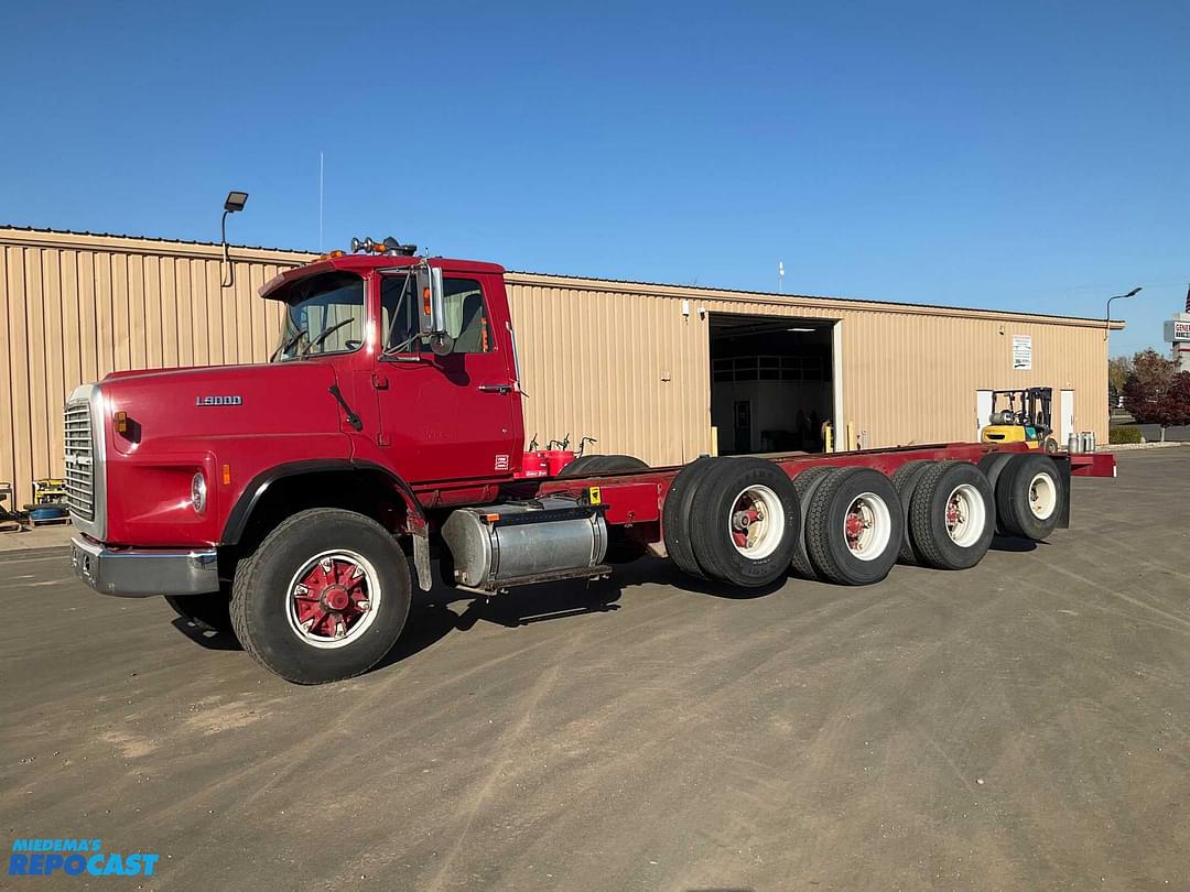 Image of Ford L9000 Primary image