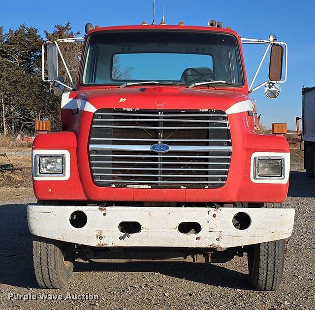 Image of Ford L9000 equipment image 1