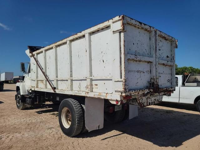 Image of Ford LN8000 equipment image 2