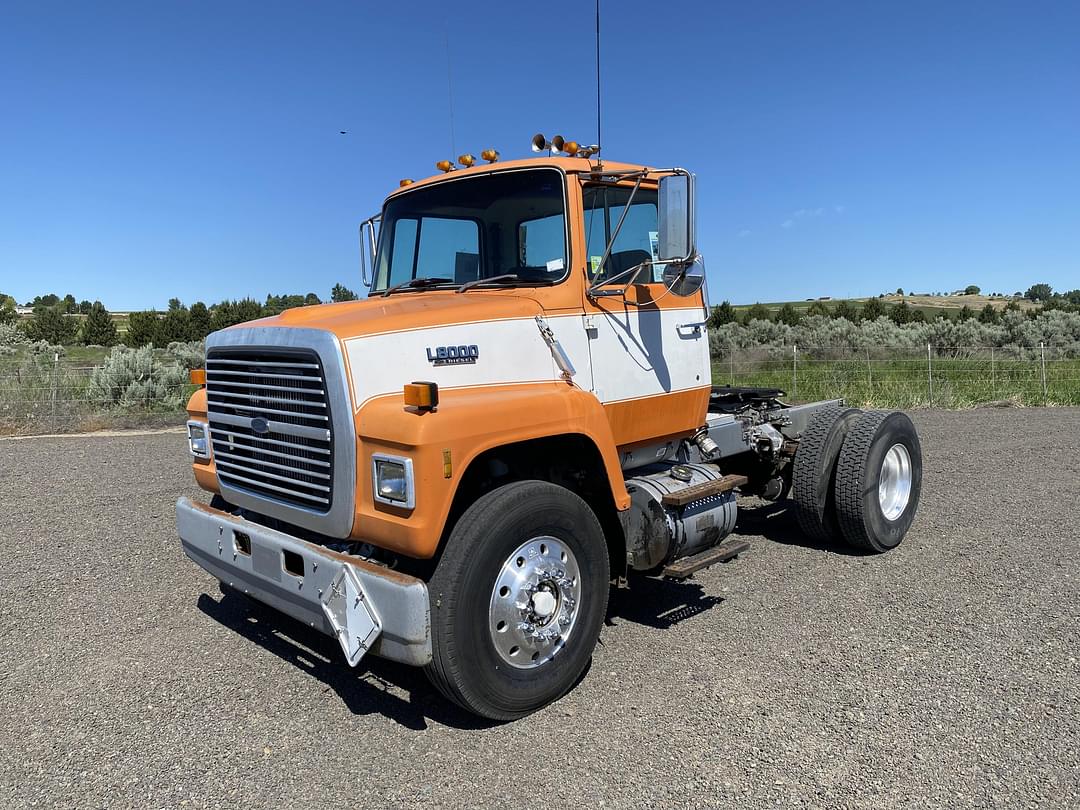 Image of Ford LN8000 Primary image