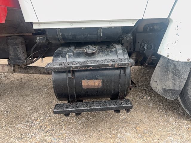 Image of Ford L9000 equipment image 3