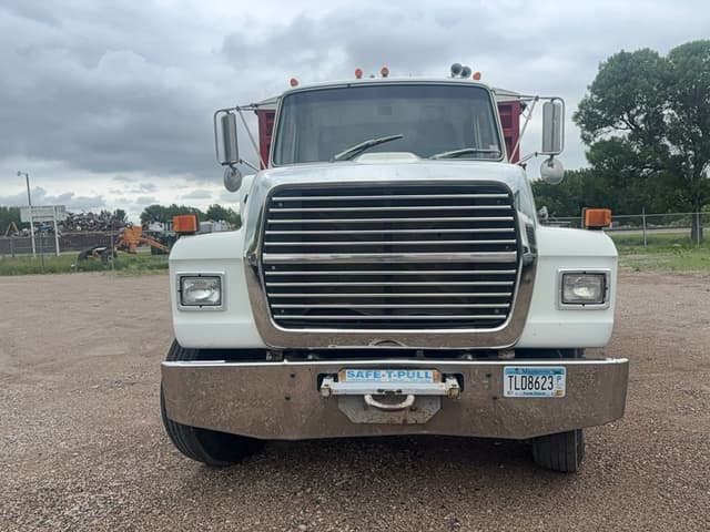 Image of Ford L9000 equipment image 1