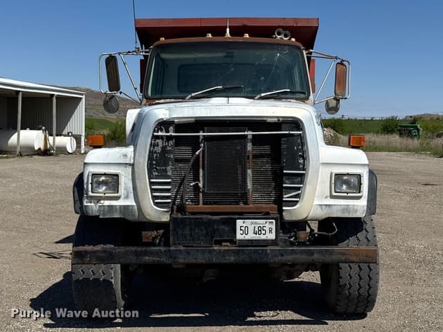 Image of Ford LT8000 equipment image 1