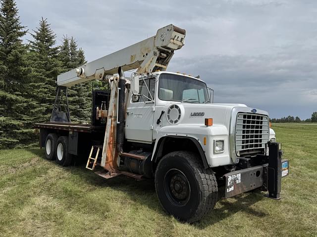 Image of Ford LT9000 equipment image 1