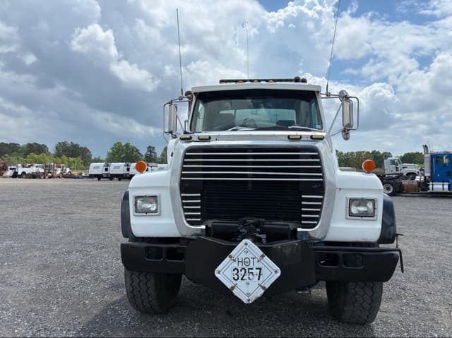 Image of Ford LT9000 equipment image 1