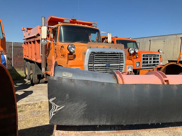 Image of Ford LT9000 equipment image 2