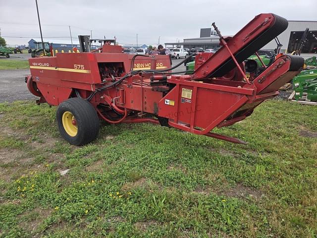 Image of New Holland 575 equipment image 4