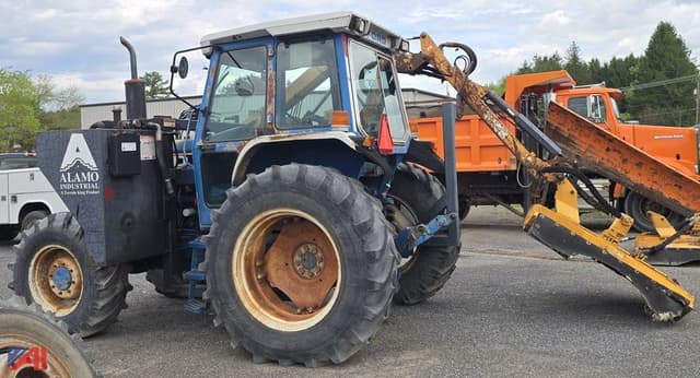 Image of Ford 7710 equipment image 1