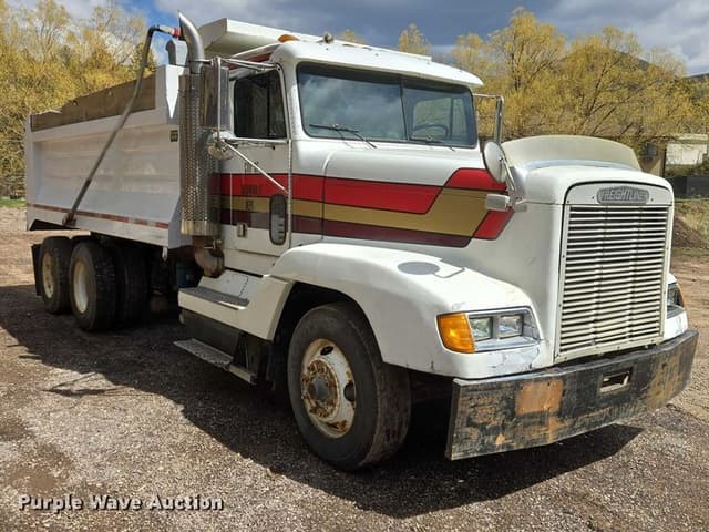 Image of Freightliner FLD equipment image 2