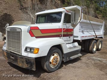 Main image Freightliner FLD
