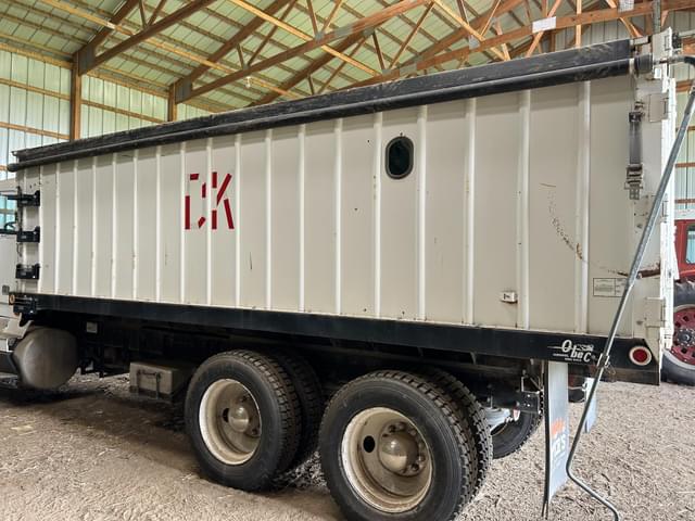 Image of Freightliner FLD120 equipment image 2