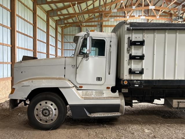 Image of Freightliner FLD120 equipment image 1