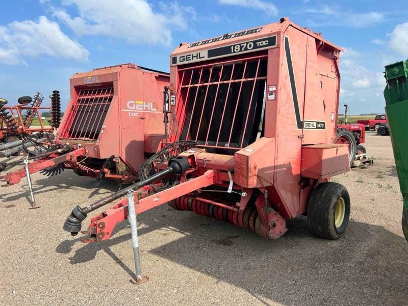 1990 Gehl 1870 Equipment Image0