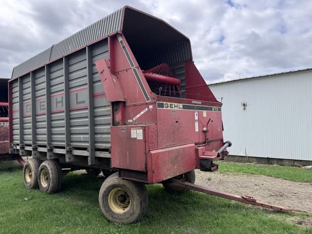 Image of Gehl 970 equipment image 1