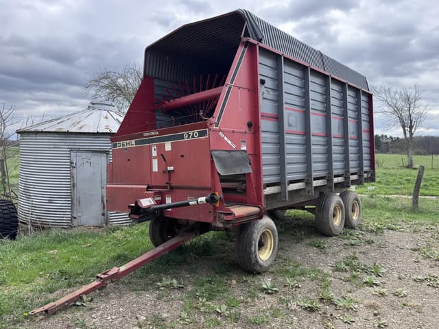 Image of Gehl 970 equipment image 1